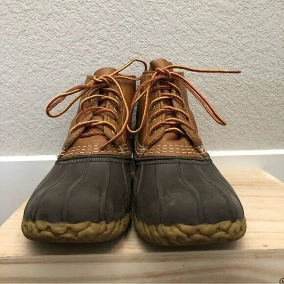 L.L. Bean Brown Leather 6" Leather Duck Boots 9 - Picture 6 of 8